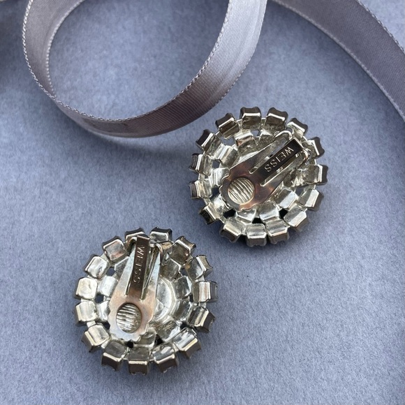 Vintage Signed WEISS Clip On Earrings Clear Rhinestones - Picture 6 of 13